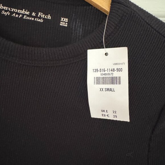 NWT Abercrombie & Fitch Long Sleeve Black Ribbed Soft Cropped Tee Essentials XXS - Picture 6 of 6
